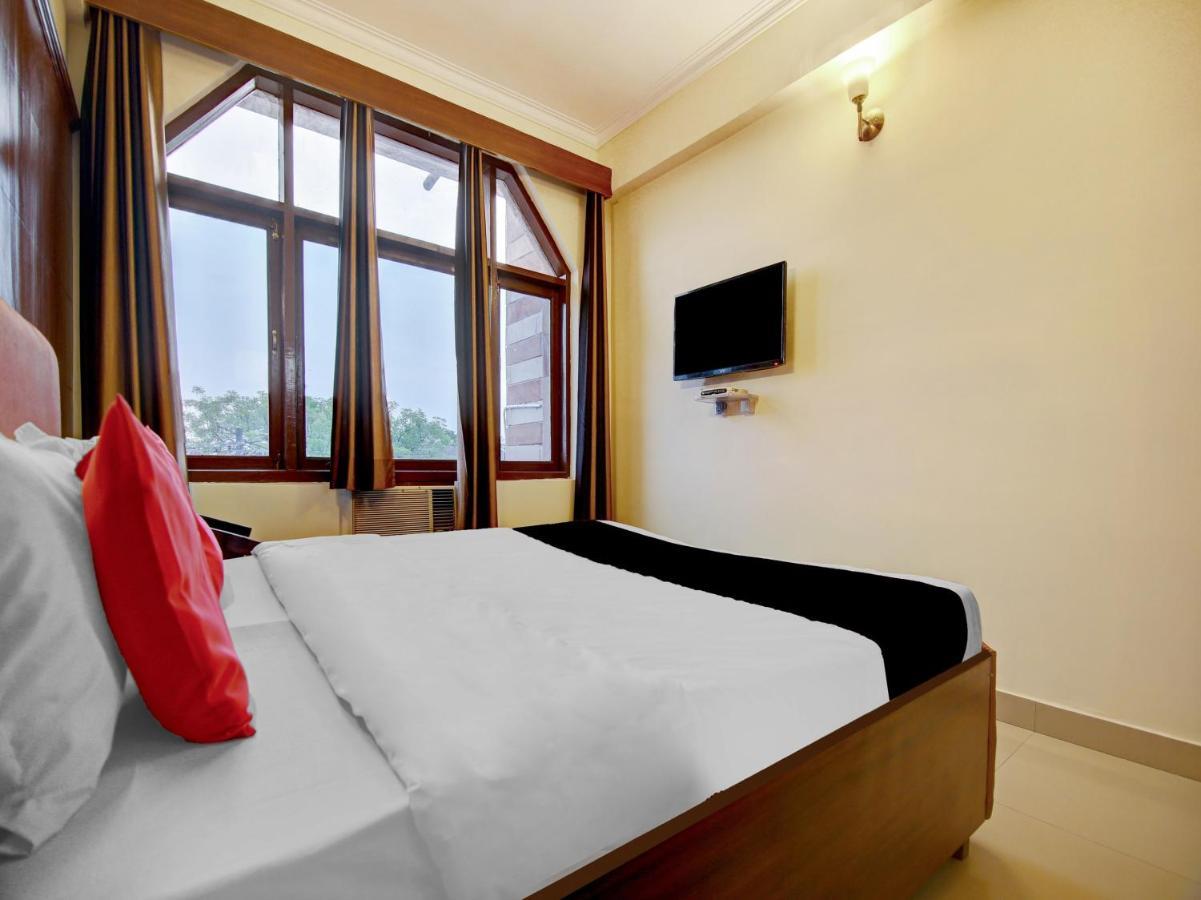 אגרה Capital O 31045 The Taj Residency- A Heritage Hotel מראה חיצוני תמונה