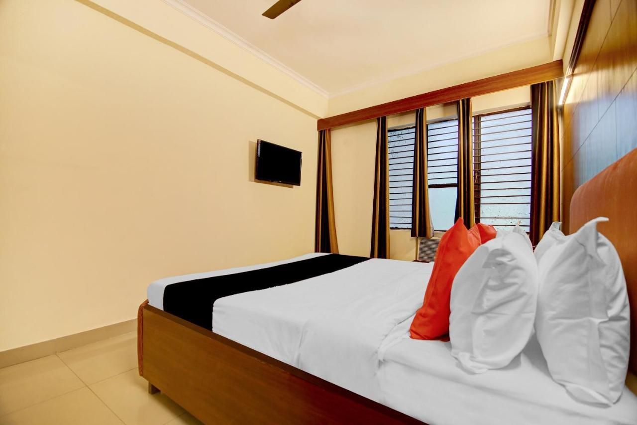 אגרה Capital O 31045 The Taj Residency- A Heritage Hotel מראה חיצוני תמונה