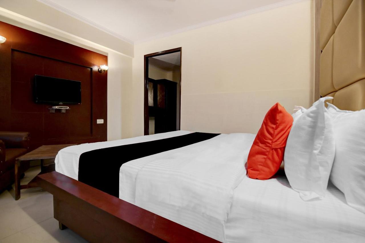 אגרה Capital O 31045 The Taj Residency- A Heritage Hotel מראה חיצוני תמונה