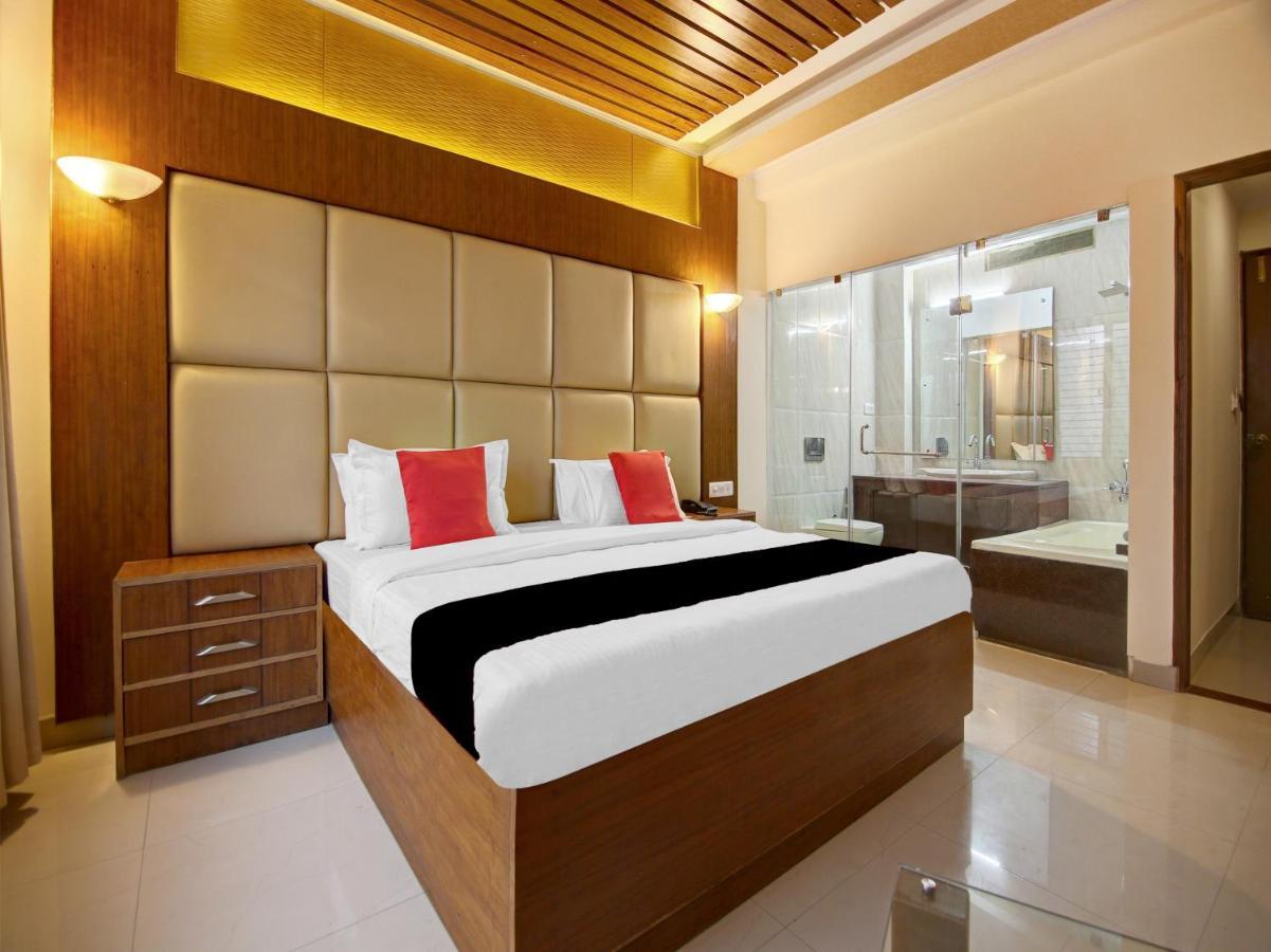 אגרה Capital O 31045 The Taj Residency- A Heritage Hotel מראה חיצוני תמונה